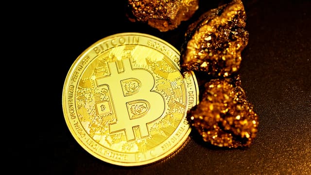 Bitcoin vs Gold: How the Iran War Tested Both