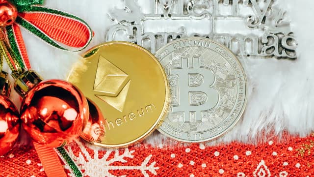 Why Nasdaq and NYSE Owner Are Betting on Blockchain