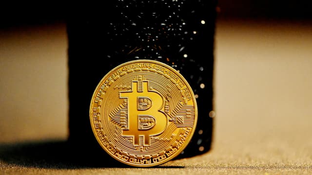 Wife Used CCTV to Steal $176M of Husband's Bitcoin
