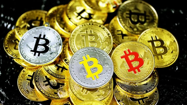 Bitcoin's Derivatives Rally Collapses Below $75K