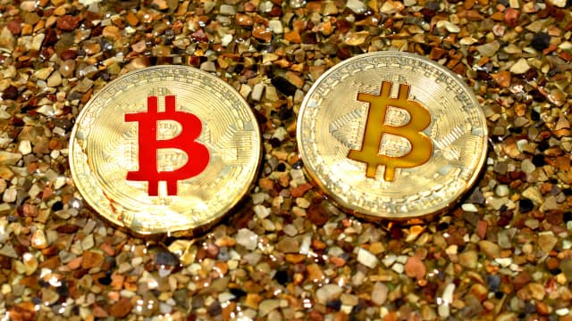 Strategy's $1.58B BTC Buy Pushes Bitcoin to $75k