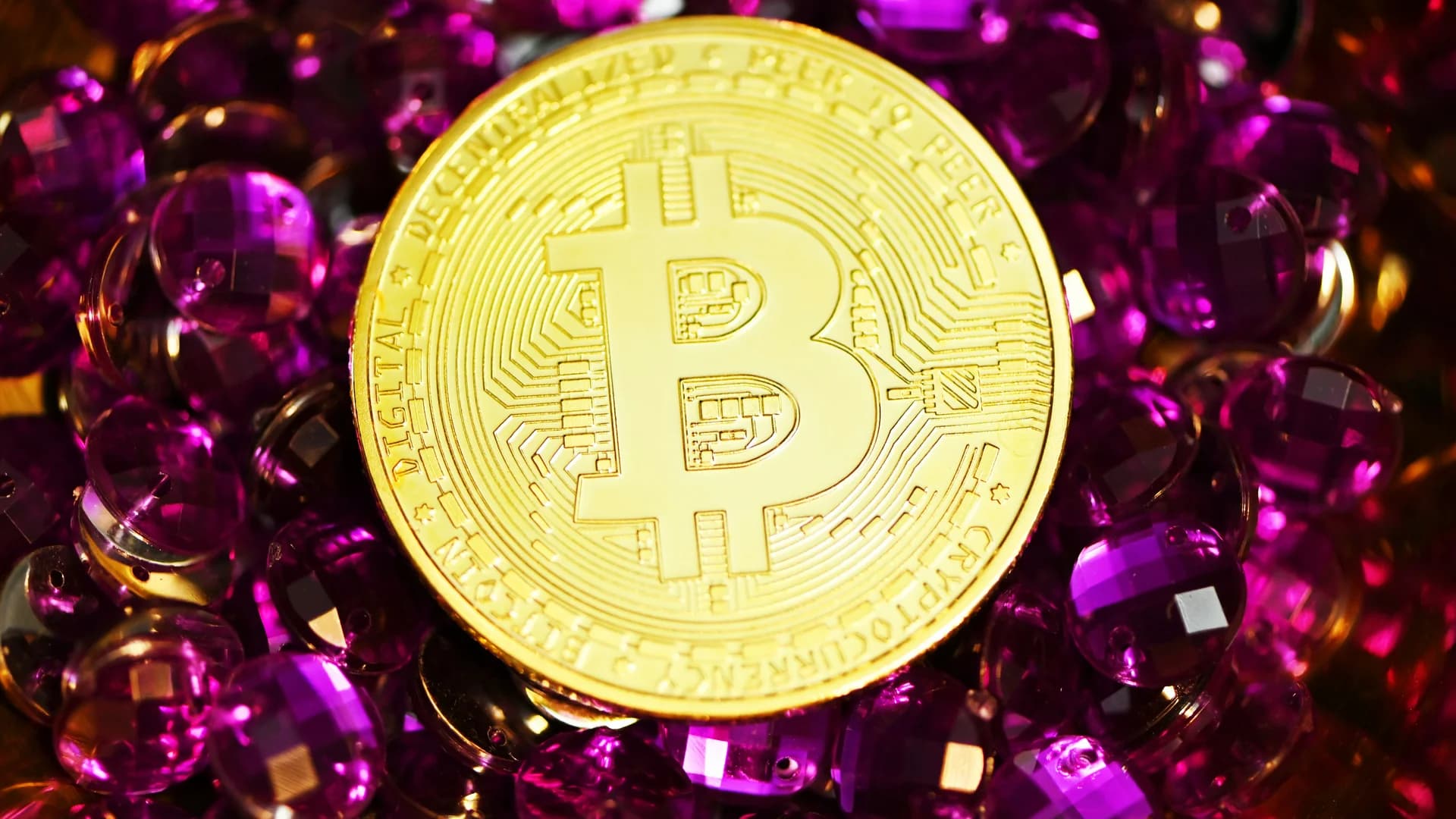 BTC and Gold Divergence: Retail vs Central Banks