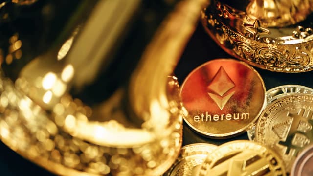 Iran's Bitcoin Hashrate Falls 77% Amid Conflict